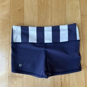 {Lululemon} Boogie Short *Full-On Luon Cadet Blue / Steep Stripe Cadet Blue sz 4
